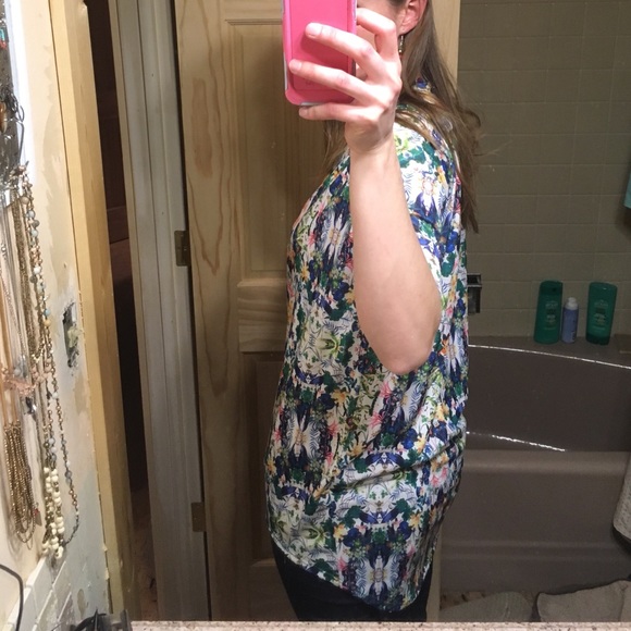 Spring Floral Tunic Top - Picture 7 of 7